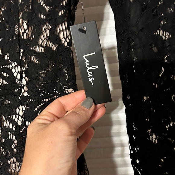 NWT LuLu’s Long sleeve Open Back Black Lace Cocktail Dress Small - Picture 2 of 6